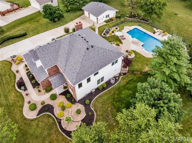 $925,000 | 123 Townview Drive, Wentzville, MO 63385
