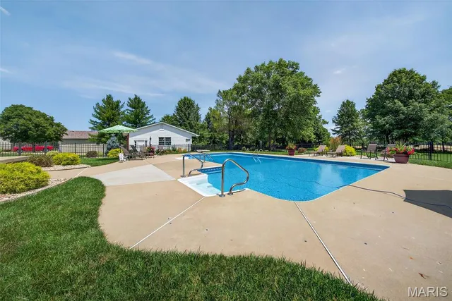 $925,000 | 123 Townview Drive, Wentzville, MO 63385