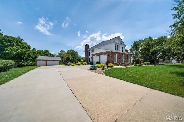 $925,000 | 123 Townview Drive, Wentzville, MO 63385