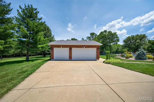 $925,000 | 123 Townview Drive, Wentzville, MO 63385