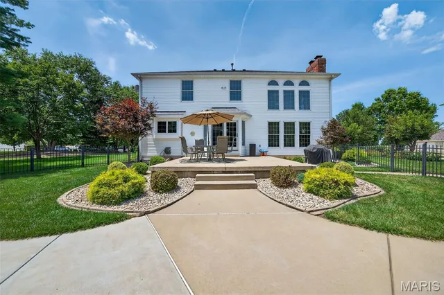 $925,000 | 123 Townview Drive, Wentzville, MO 63385