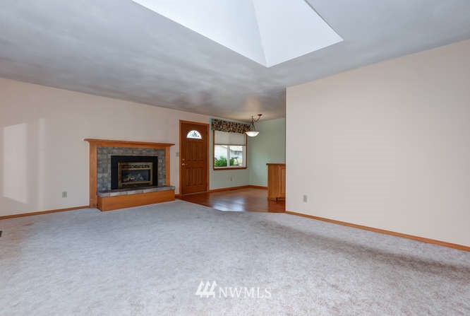 17713 113th Place Southeast Renton, WA 98055 - Photo 7 of 25