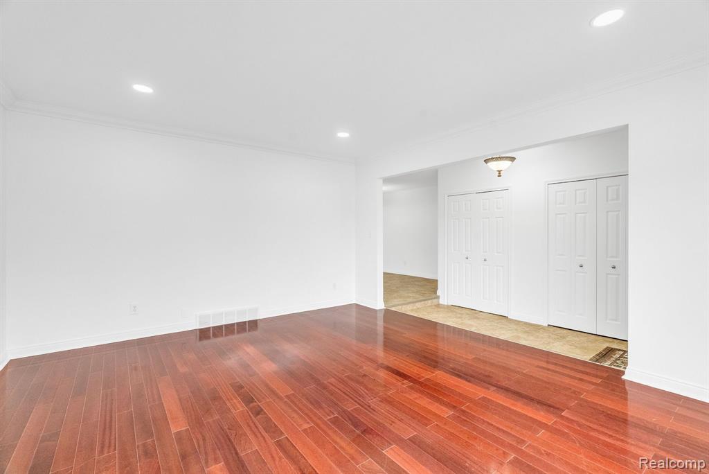 50500 Card Road Macomb, MI 48044 - Photo 5 of 33