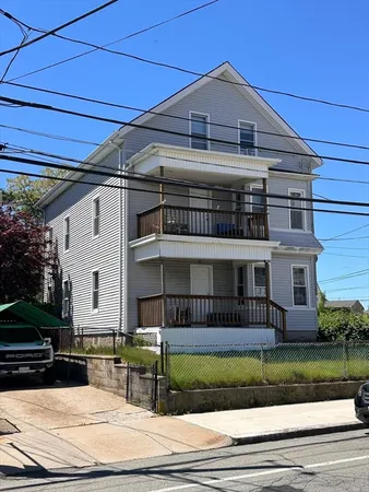 $1,800 | 65 Brayton Avenue, Unit 3, Fall River, MA 02721