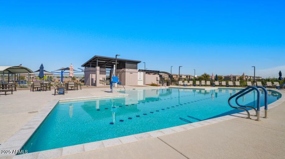 10048 West Piccadilly Road Avondale, AZ 85392 - Photo 42 of 49 a view of a basket ball ground