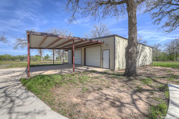 $809,999 | 353 Jackson, Kingsbury, TX 78638