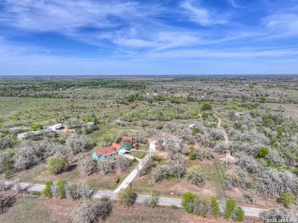 $809,999 | 353 Jackson, Kingsbury, TX 78638