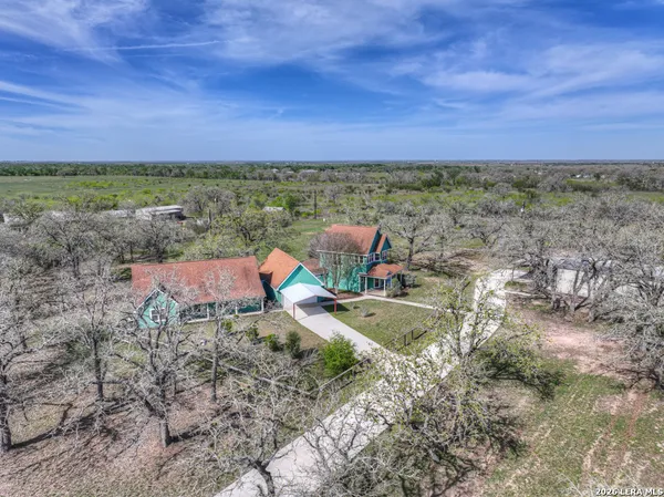 $809,999 | 353 Jackson, Kingsbury, TX 78638
