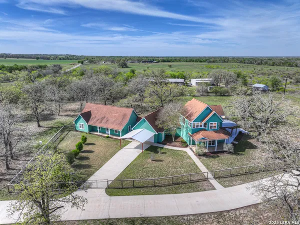 $809,999 | 353 Jackson, Kingsbury, TX 78638