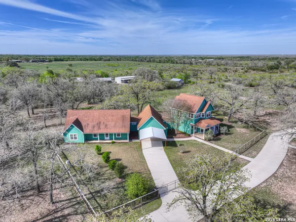$809,999 | 353 Jackson, Kingsbury, TX 78638