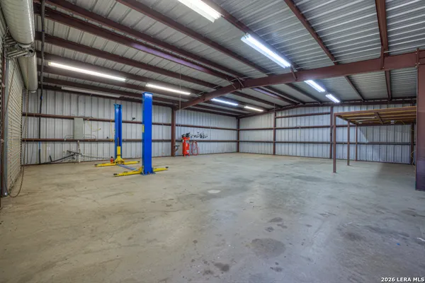 $809,999 | 353 Jackson, Kingsbury, TX 78638