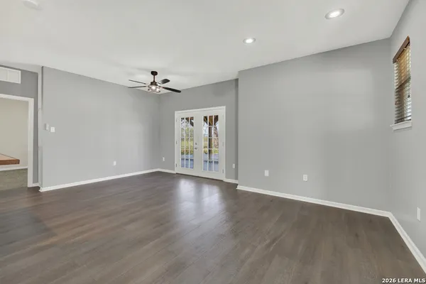 $809,999 | 353 Jackson, Kingsbury, TX 78638