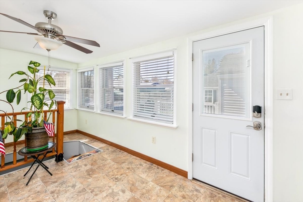 648 Mast Road Manchester, NH 03102 - Photo 5 of 38 Gallery Image 5