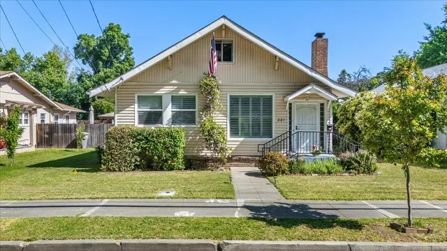 $489,900 | 221 Cross Street, Woodland, CA 95695