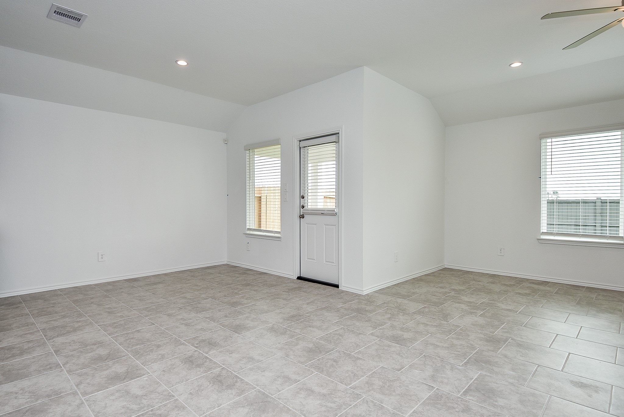 7519 Fierce Friesian Lane Rosharon, TX 77583 - Photo 12 of 32