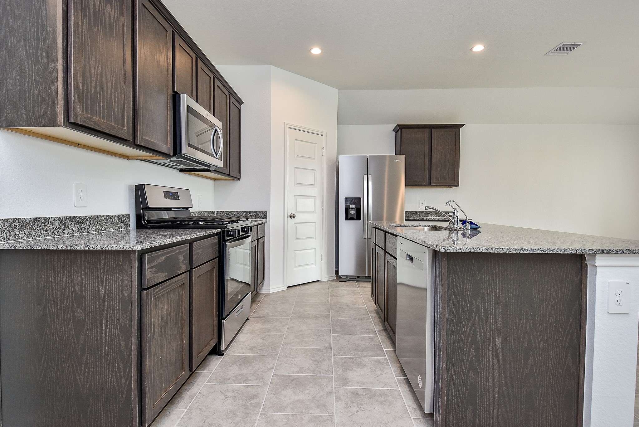 7519 Fierce Friesian Lane Rosharon, TX 77583 - Photo 5 of 32