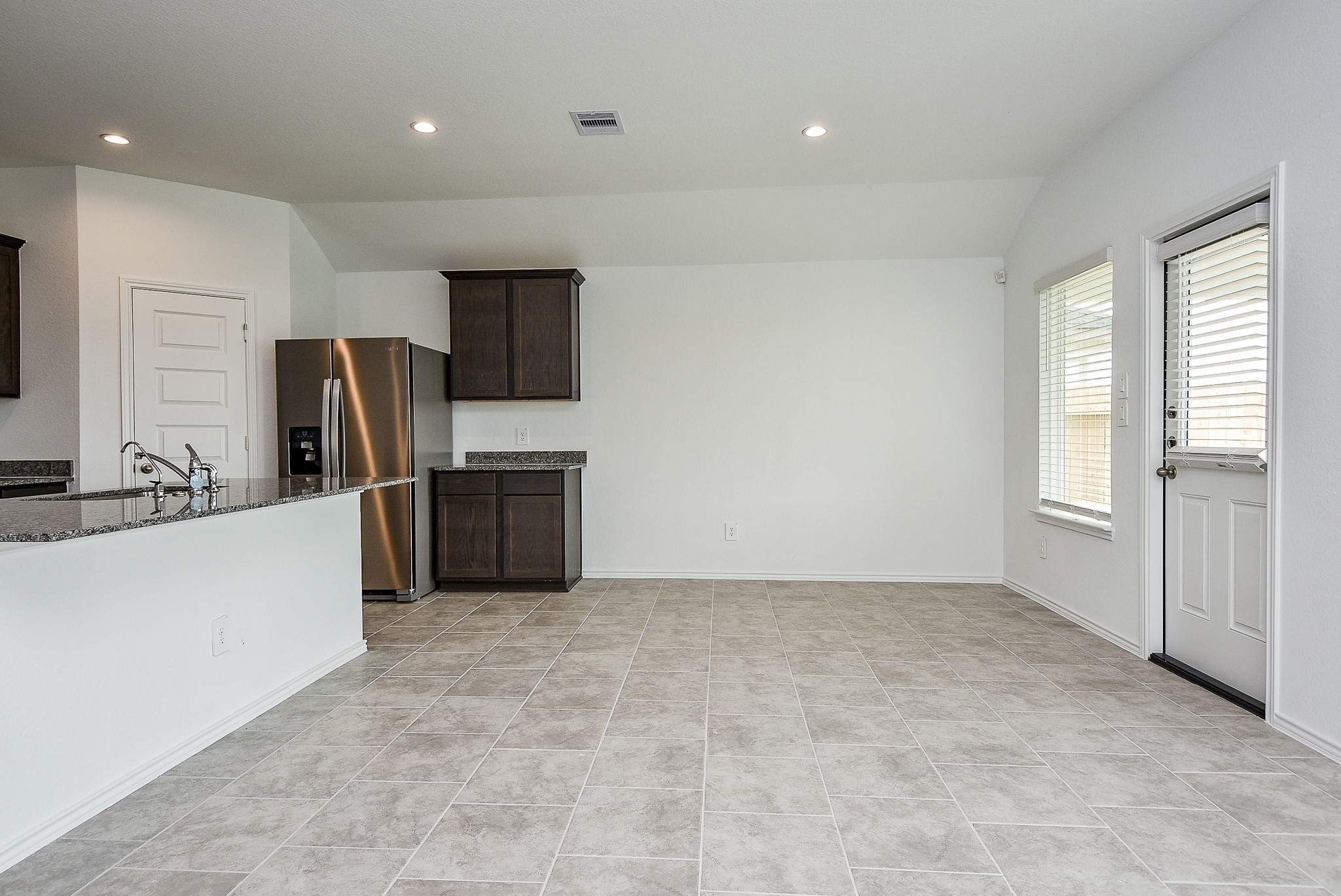 7519 Fierce Friesian Lane Rosharon, TX 77583 - Photo 10 of 32