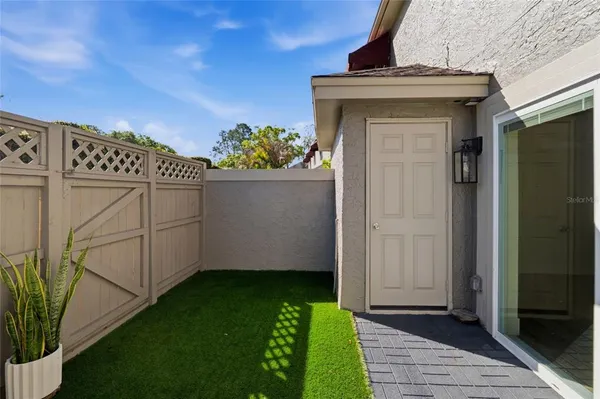 a view of a garage