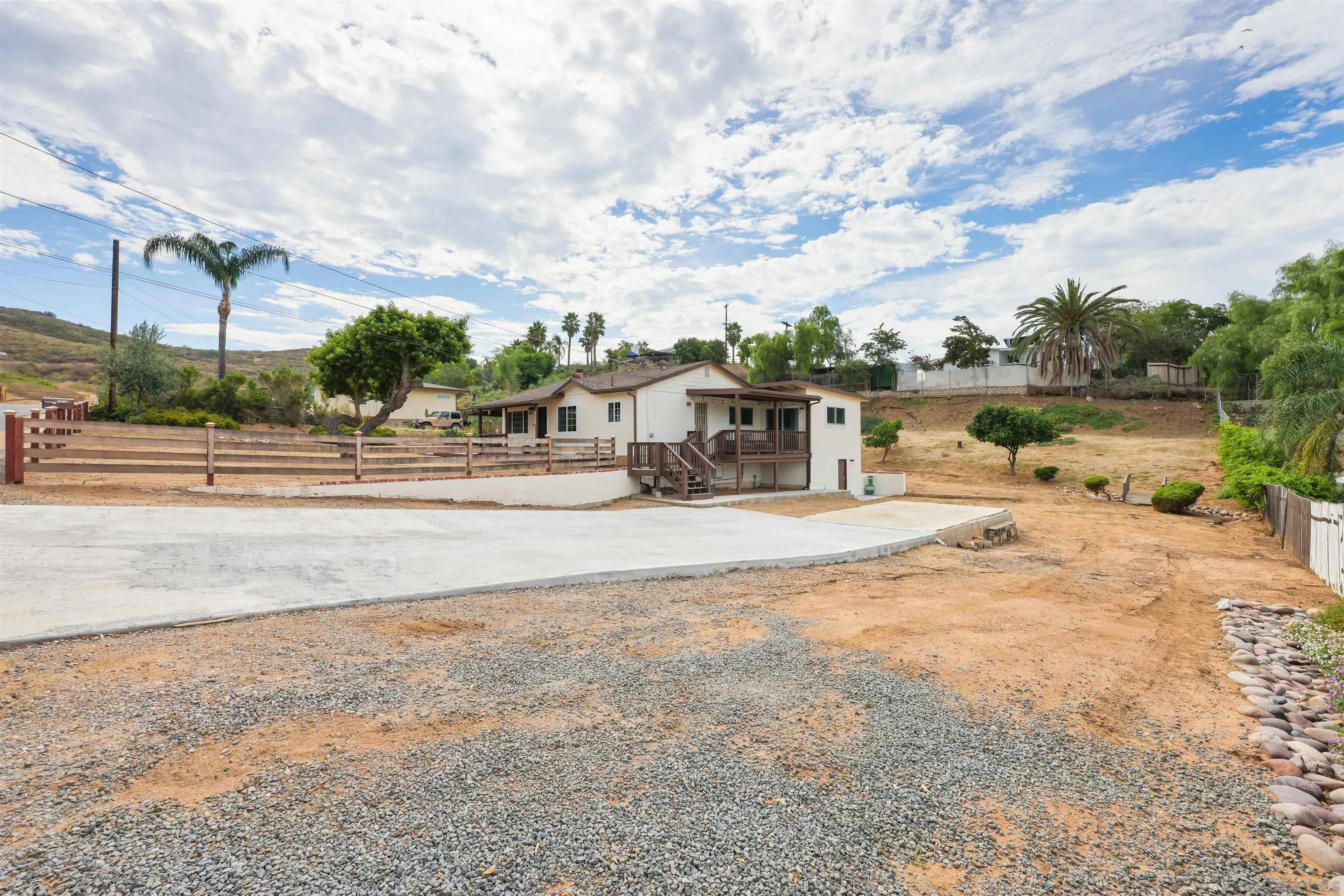 12187 Gay Rio Terrace Lakeside, CA 92040 - Photo 4 of 25 Gallery Image 4