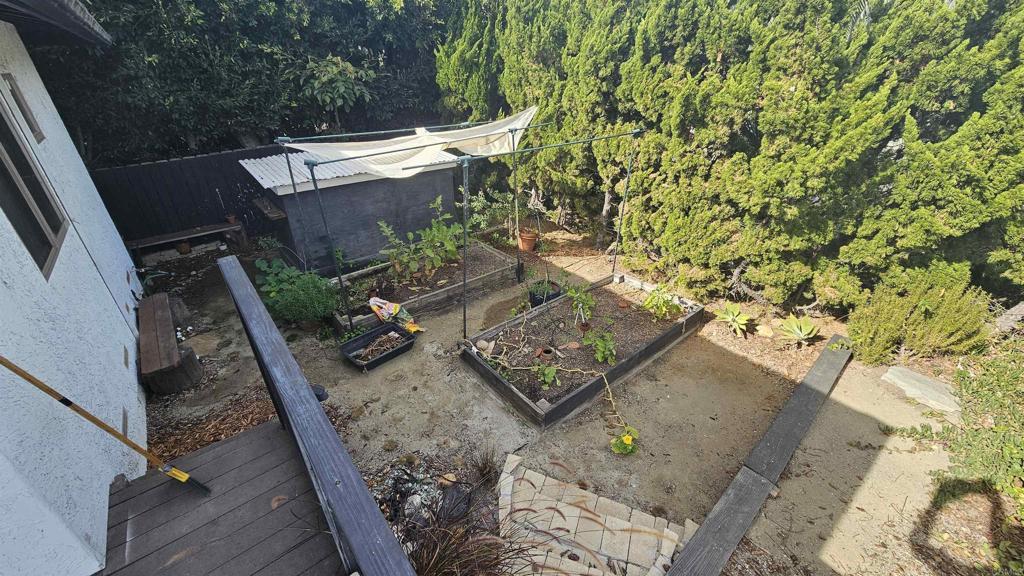 735 Avocado Court, Unit GUEST HOUSE Del Mar, CA 92014 - Photo 10 of 12 a view of outdoor space and yard