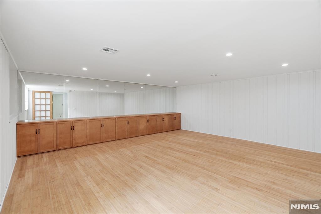 207 Union Street Montclair, NJ 07042 - Photo 42 of 48