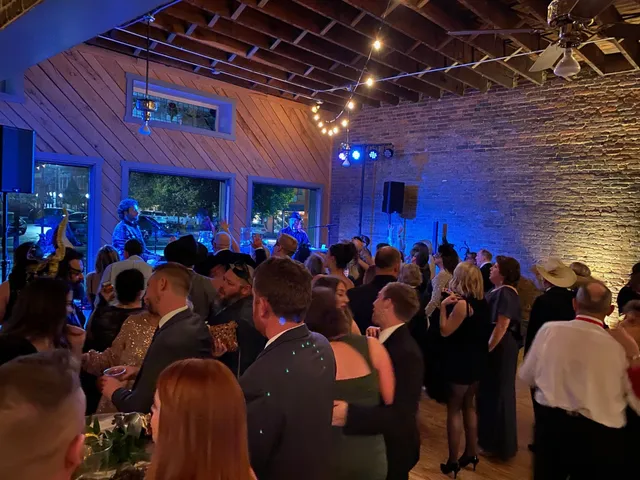 $565,000 | 121 Main Avenue South, Fayetteville, TN 37334