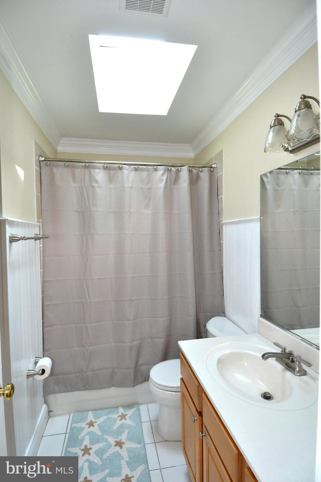 40408 Duke Road Mechanicsville, MD 20659 - Photo 12 of 22 Full Bathroom w/Skylight!