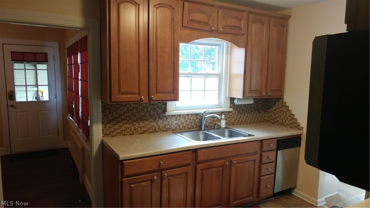 1837 Grafton Road Elyria, OH 44035 - Photo 5 of 30