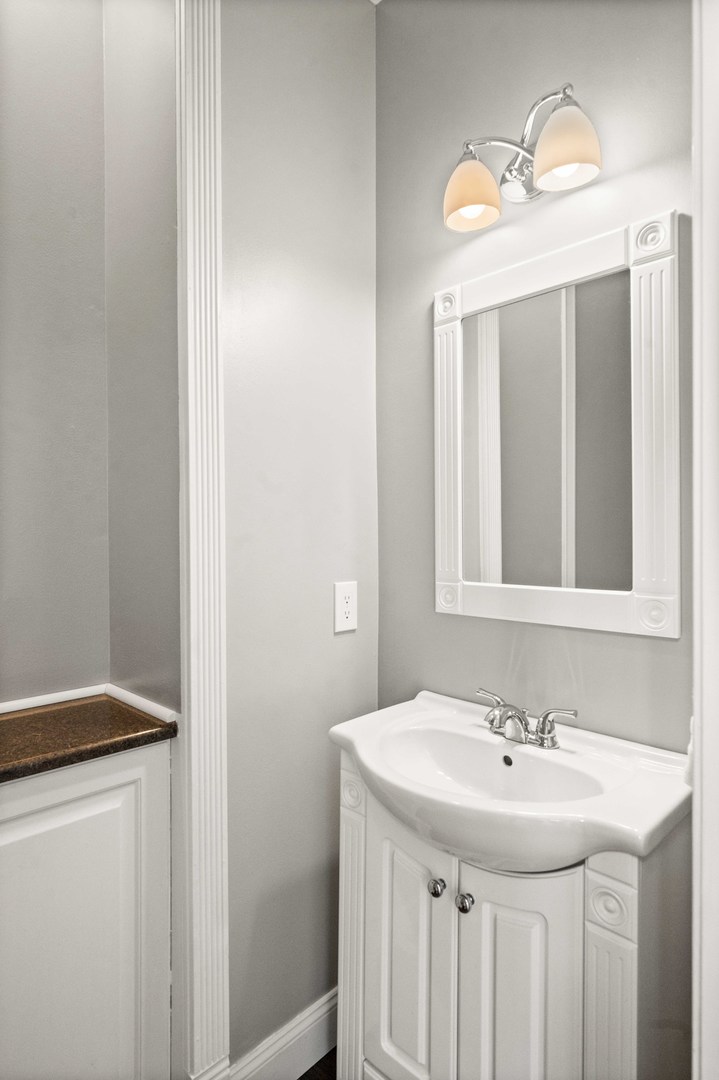2913 Fox Creek Road Bloomington, IL 61705 - Photo 17 of 96 Gallery Image 17