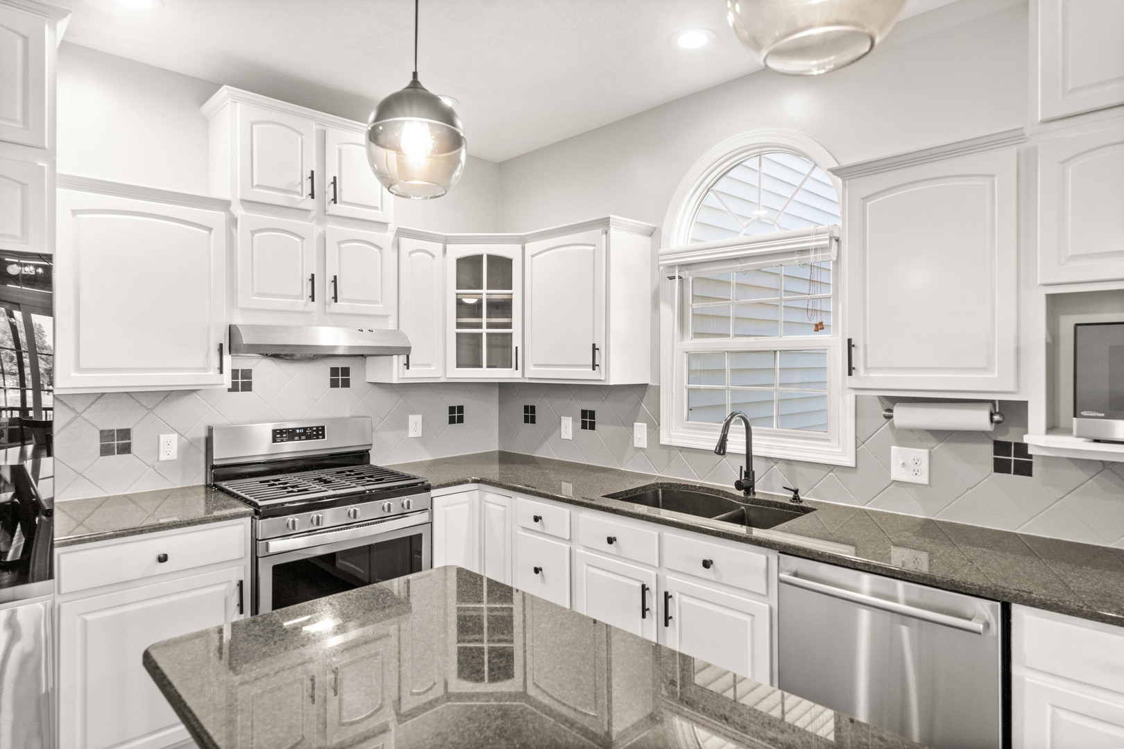 2913 Fox Creek Road Bloomington, IL 61705 - Photo 26 of 96 Gallery Image 26