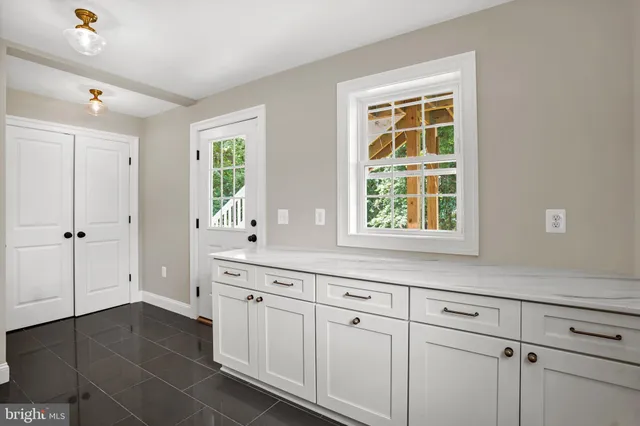 a house view with a outdoor space