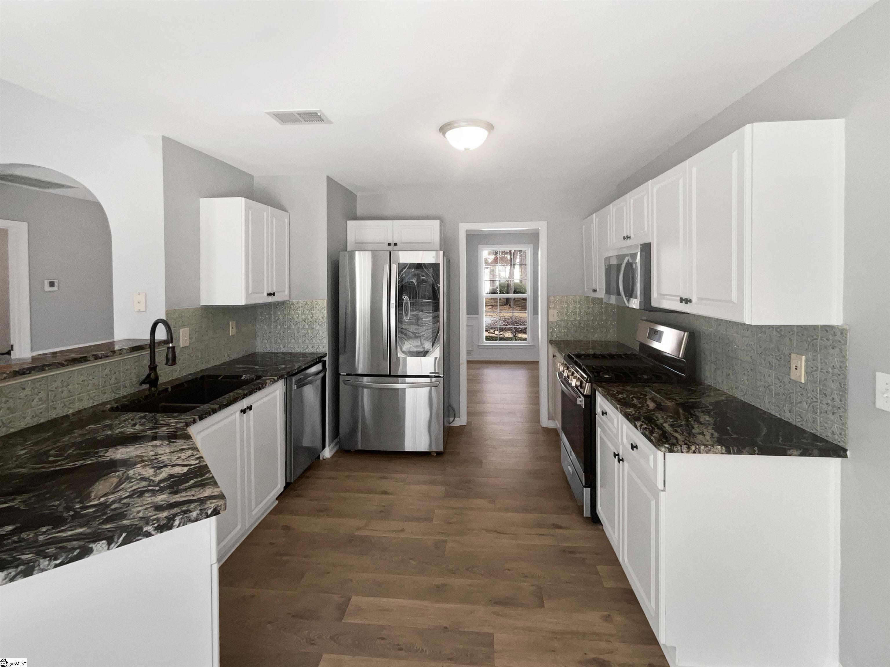 304 Woodruff Lake Way Simpsonville, SC 29681 - Photo 2 of 24