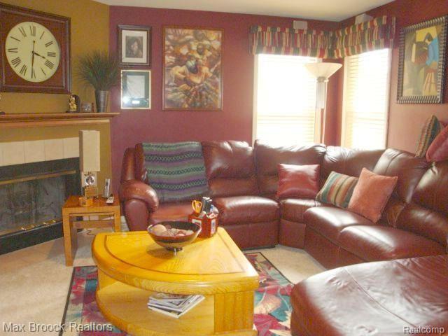 3090 Silverbrook Drive Rochester, MI 48306 - Photo 11 of 14 Natural fireplace too