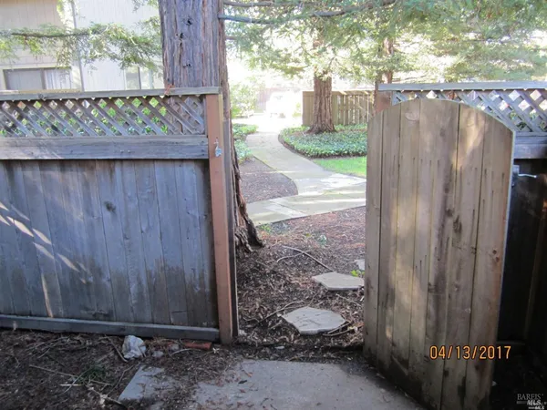 $1,900 | 1939 Windmill Circle, Santa Rosa, CA 95403