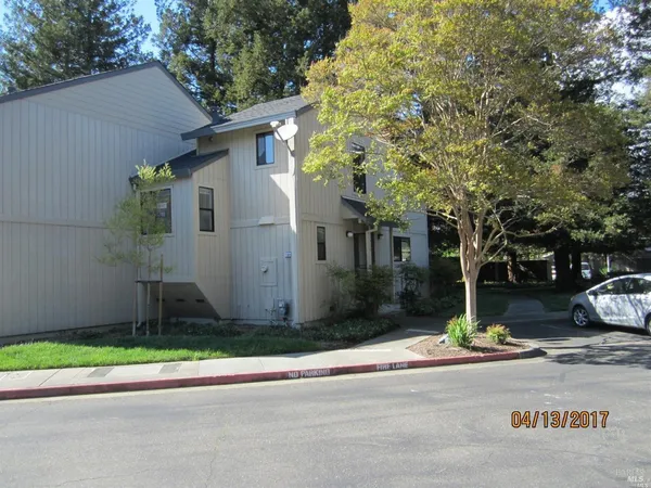 $1,900 | 1939 Windmill Circle, Santa Rosa, CA 95403