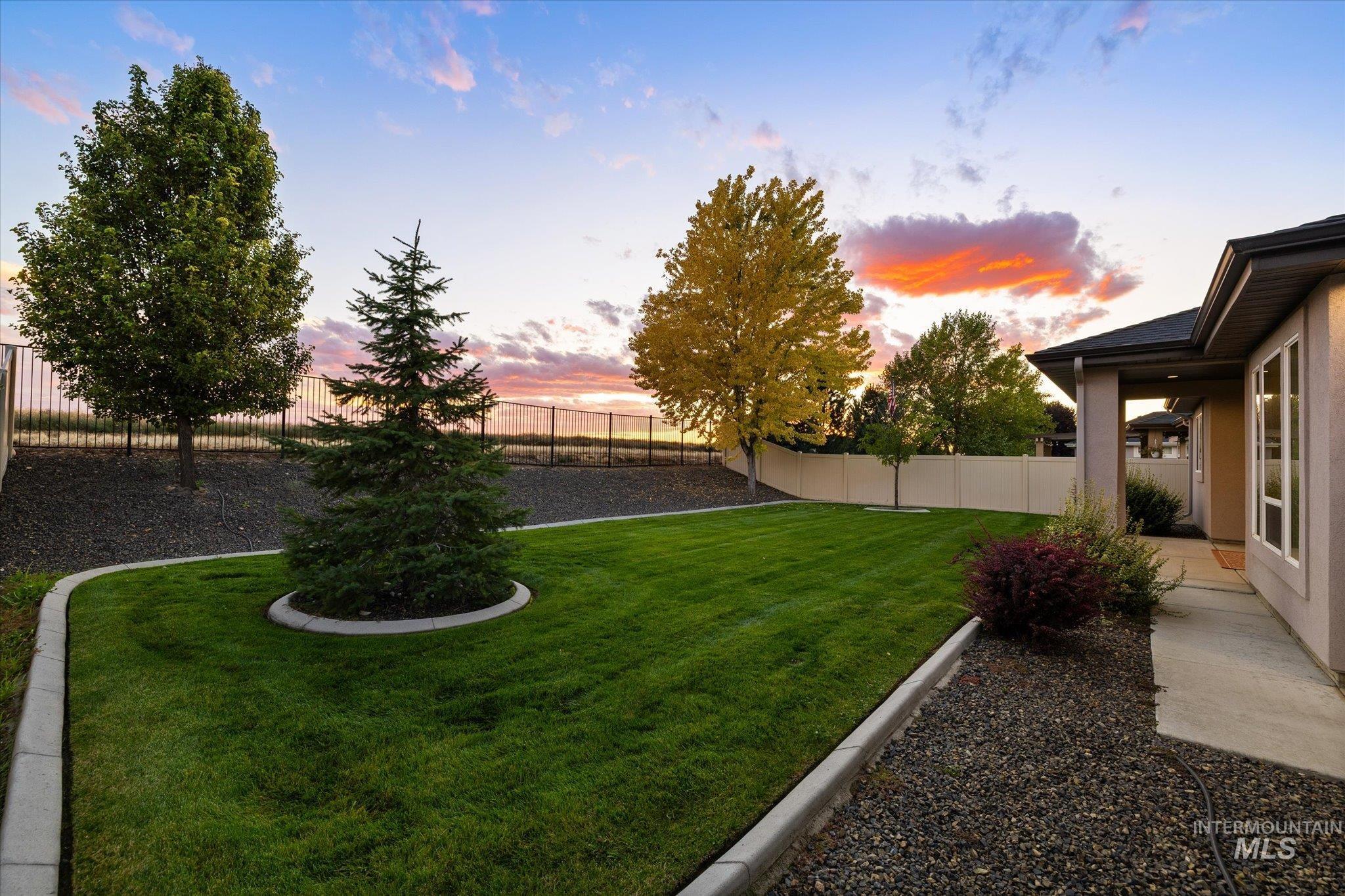 641 East Crest Ridge Drive Meridian, ID 83642 - Photo 4 of 50 Gallery Image 4