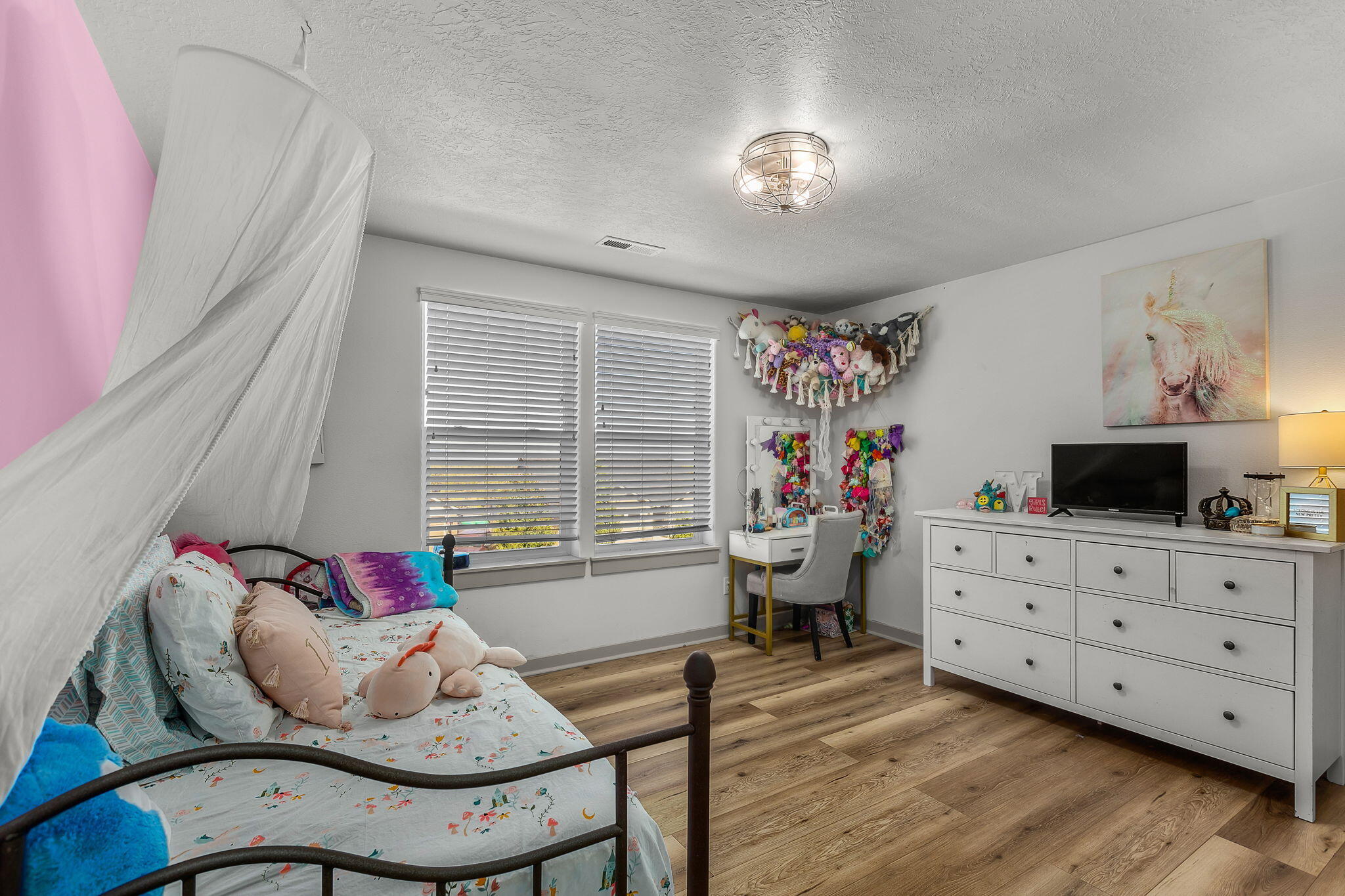 4476 Southwest Salmon Place Redmond, OR 97756 - Photo 33 of 43 2024_09_27_4476_sw_salmon_pl_rdm-9