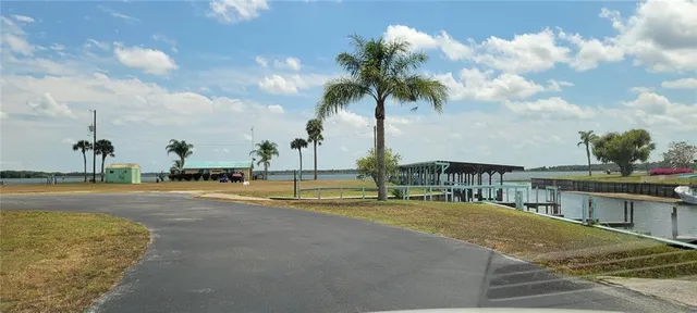 a sign that is on the side of the road