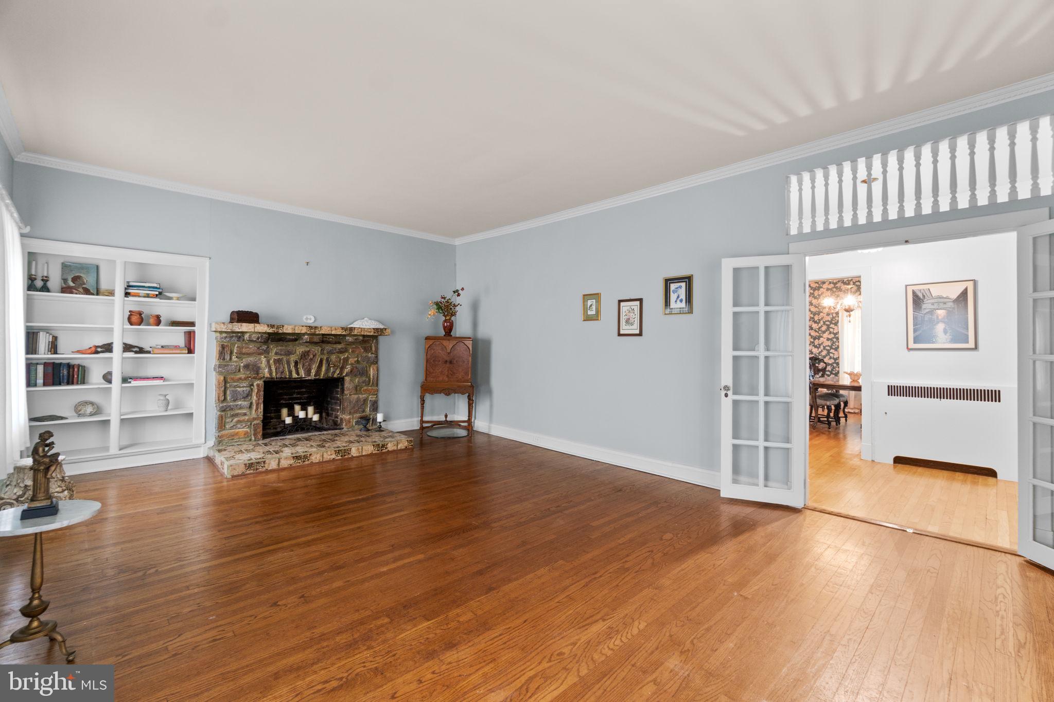 3 Center Road Baltimore, MD 21286 - Photo 11 of 57 Living Room