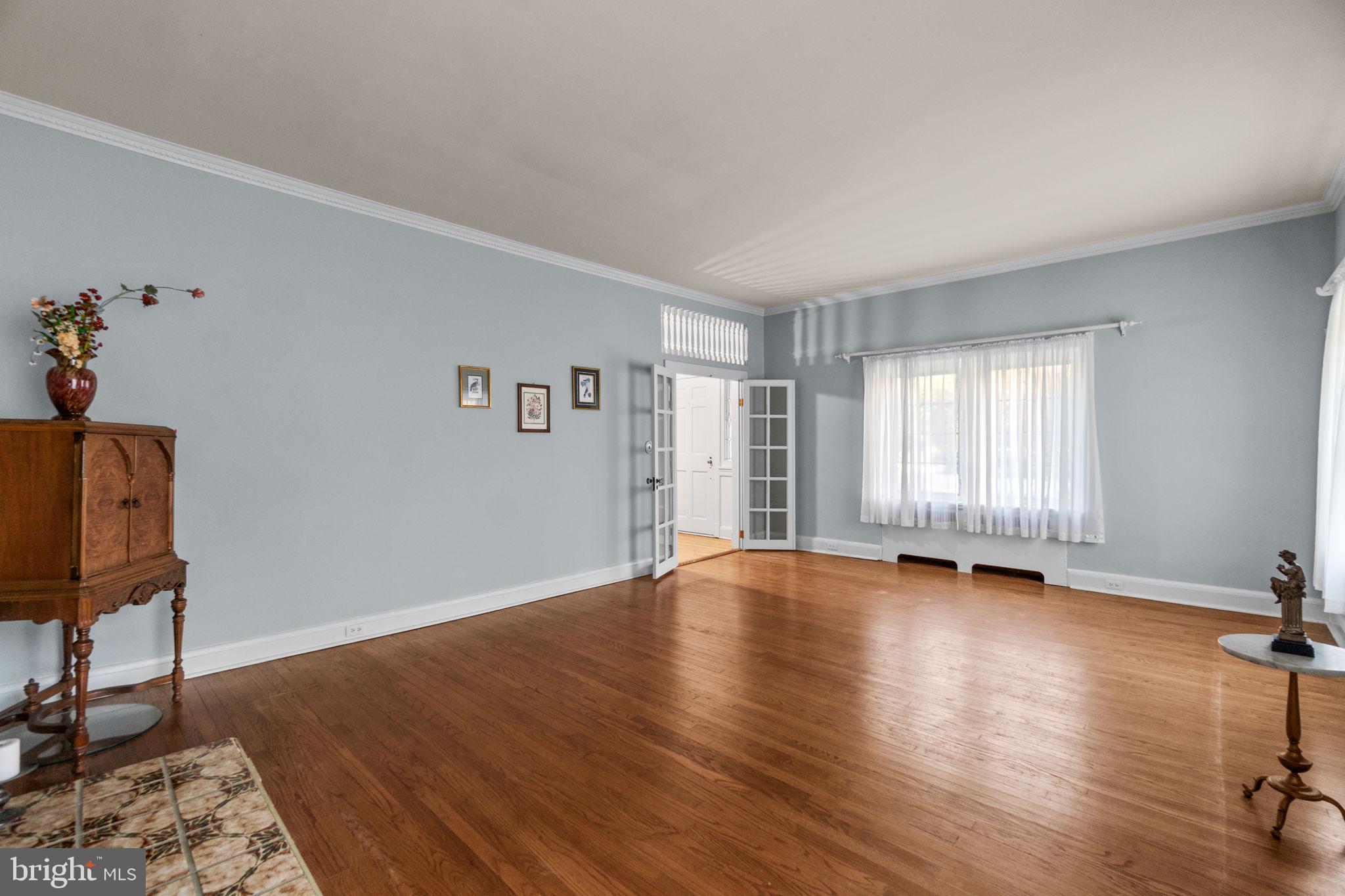 3 Center Road Baltimore, MD 21286 - Photo 16 of 57 Living Room