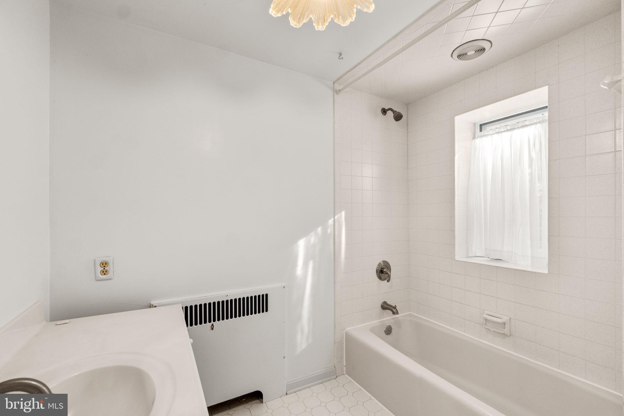 3 Center Road Baltimore, MD 21286 - Photo 35 of 57 Primary Bath