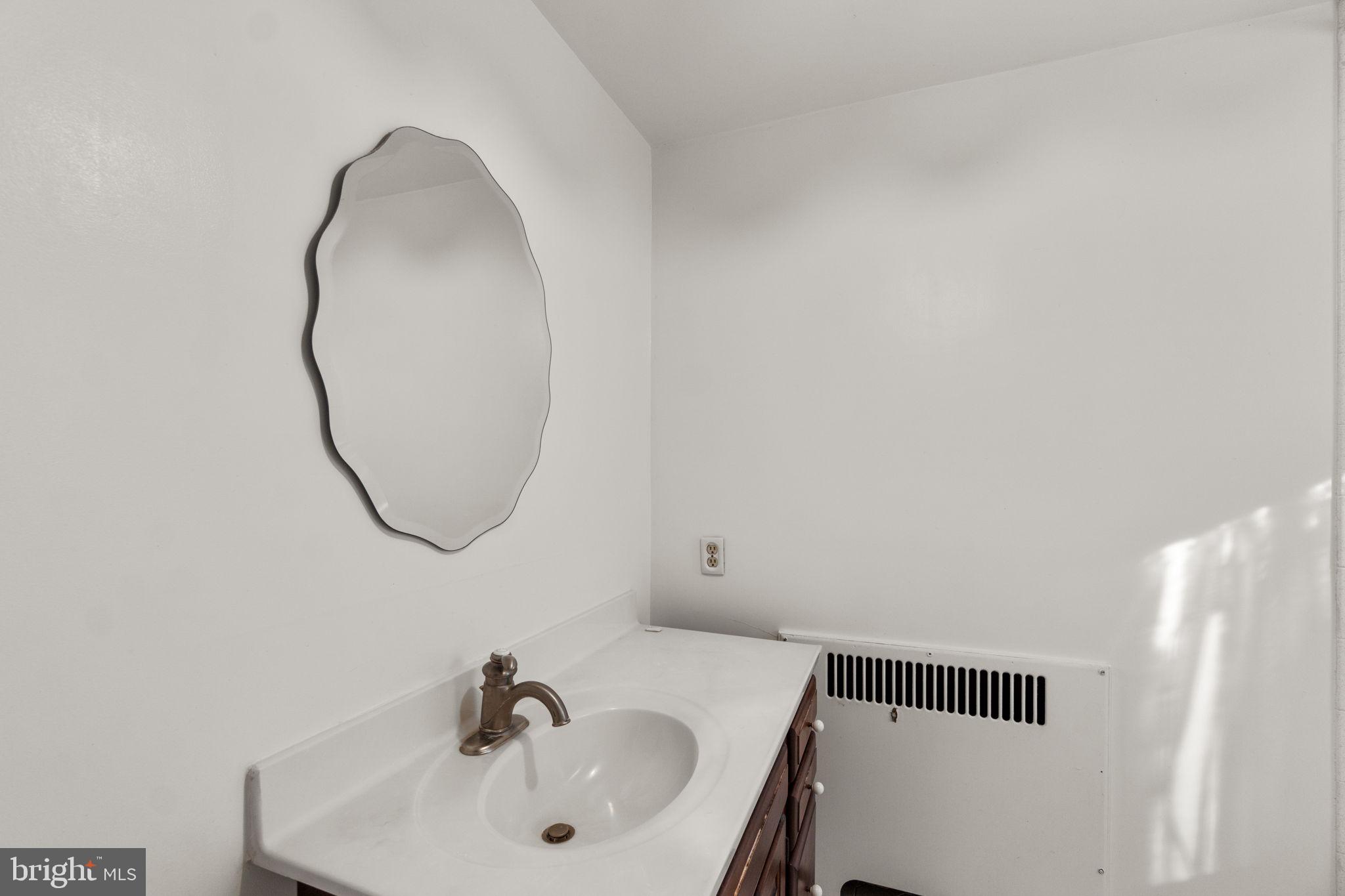 3 Center Road Baltimore, MD 21286 - Photo 36 of 57 Primary Bath