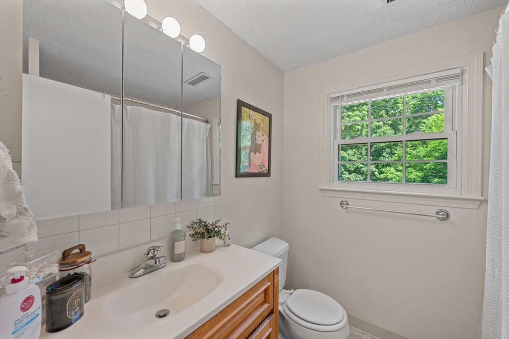 607-609 Flat Hill Road Lunenburg, MA 01462 - Photo 27 of 42