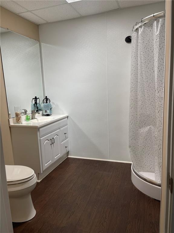 103 Live Oak Court Dallas, GA 30157 - Photo 19 of 25 a bathroom with a sink a toilet and shower