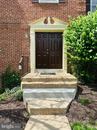 $3,800 | 8251 Clifton Farm Court, Alexandria, VA 22306
