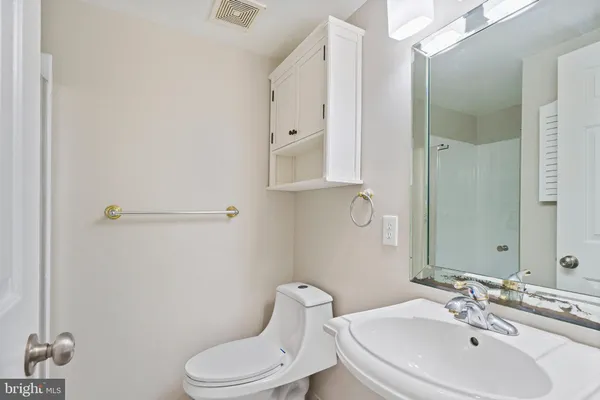 $3,800 | 8251 Clifton Farm Court, Alexandria, VA 22306