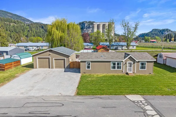 $280,000 | 105 B S Avenue, Metaline Falls, WA 99153
