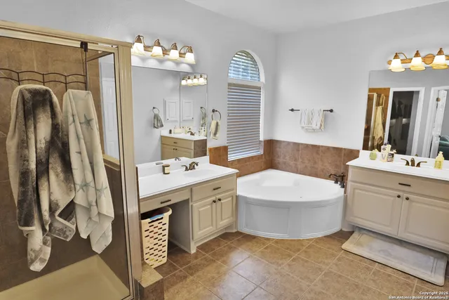 $490,000 | 23530 Enchanted Bend, San Antonio, TX 78260