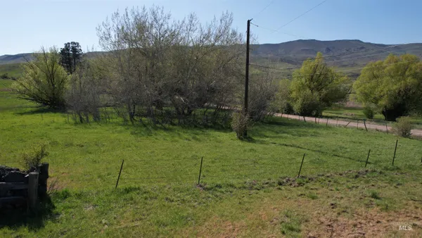 $197,630 | 19763 Butler Lane, Ola, ID 83657