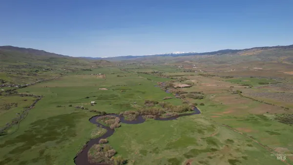 $197,630 | 19763 Butler Lane, Ola, ID 83657